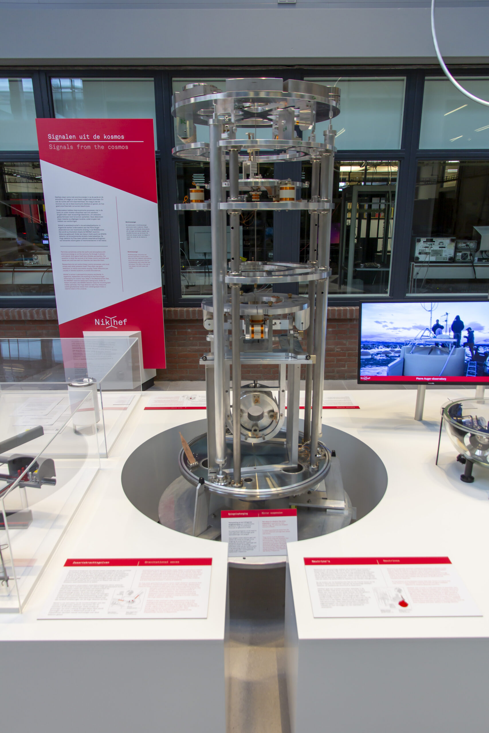 Trillingsvrije spiegelophanging voor de Virgo-detector